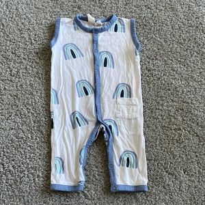 Kyte baby slate rainbow sleeveless romper 0-3 months